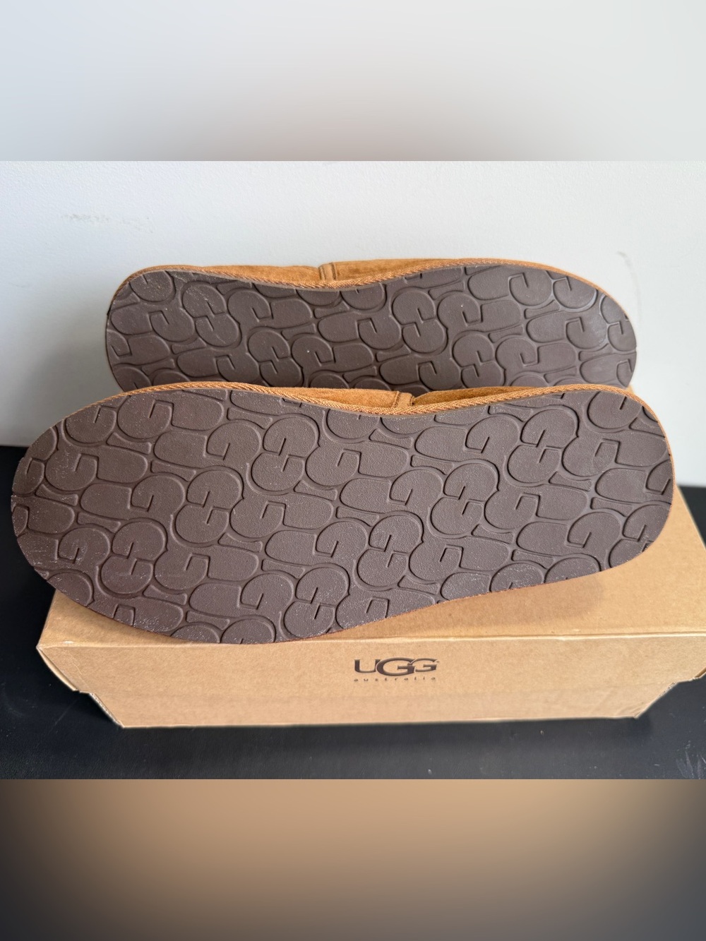 UGG Scuff Romeo II Slippers - Picture 9 of 12